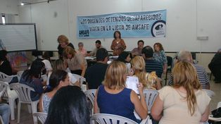 Sin el aumento y sin los días de paro un maestro cobrará 2.700 pesos