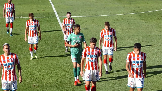 Unión perdió ante Atlético Tucumán 5-3 y quedó afuera de la Fase Campeonato.