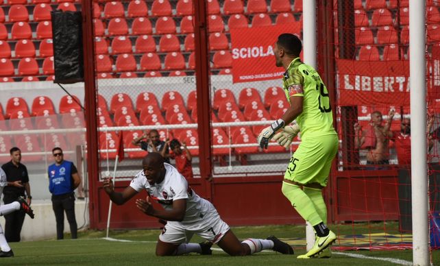 Newells sumó tres puntos importantes pese a la actuación de Vigliano