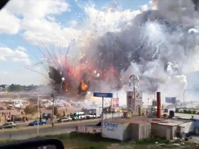 Explotó un local de pirotecnia en el centro de México