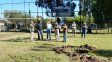 Dirigentes del Club Salto Grande recorriendo la obra en su cancha. Dirigentes del Club Salto Grande recorriendo la obra en su cancha.