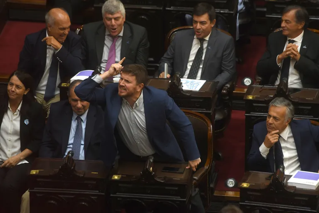 Legisladores de la oposición se hicieron sentir durante la cita en el Congreso nacional.