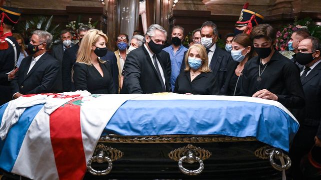 La intimidad del velatorio de Carlos Menem en imágenes
