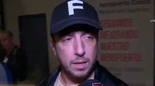 Jey Mammon, este miércoles por la noche en Ezeiza ante de embarcar a España.&nbsp;