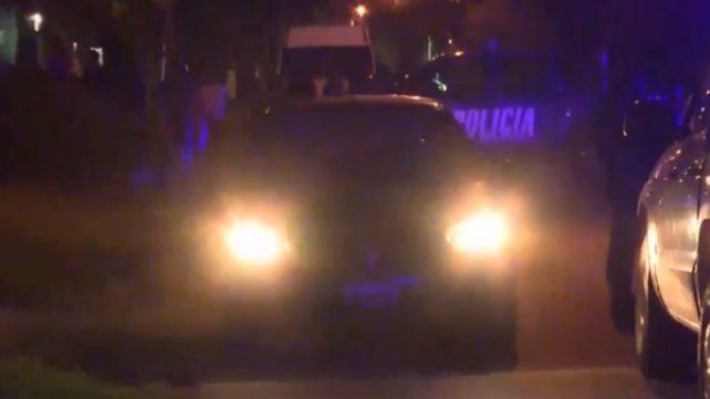 Manejaba por Empalme Graneros, detuvo el auto y lo acribillaron