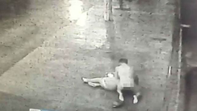 Parte de la secuencia del violento incidente ocurrido en Mar del Plata.