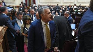 El bloque de JxC, con Cornejo a la cabeza, se retira de la escandalosa sesión de la semana pasada.
