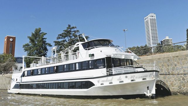 El Puerto de Rosario planea tener un ferry que transporte pasajeros hasta Uruguay