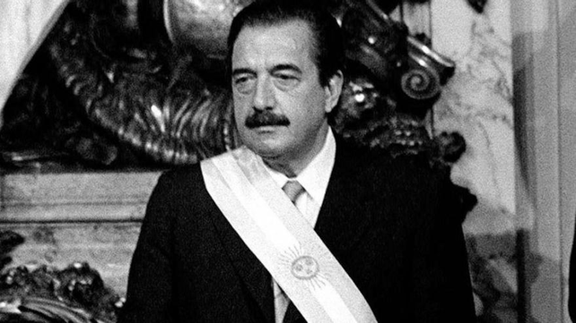 Raúl Alfonsín asume el 10 de diciembre de 1983.&nbsp;