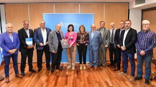 Empleados de comercio acordaron un aumento salarial de 19