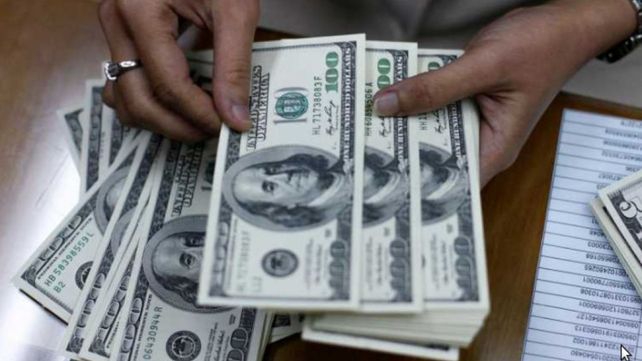 El mercado cambiario siguió con atención el debate en el Congreso.