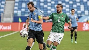 Desde las 17, Bolivia y Uruguay juegan un partido clave en la altura de La Paz.