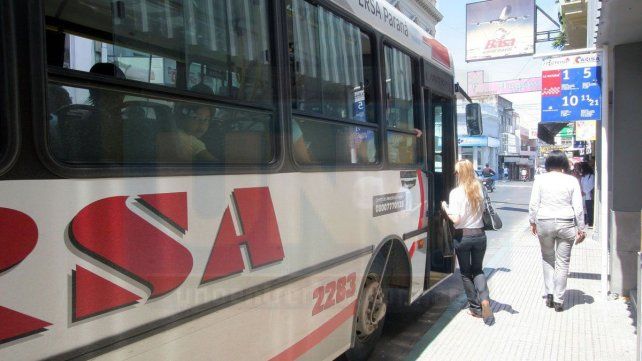 La empresa ERSA informó que pagó los salarios atrasados y se normaliza el servicio de colectivos en el área metropolitana. En Paraná UTA no levantó el paro