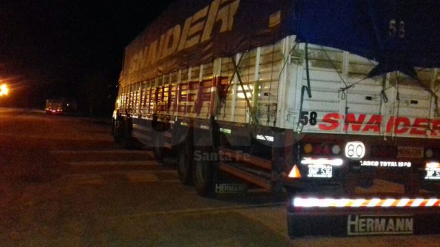 En un violento choque frontal murieron los conductores de dos camionetas