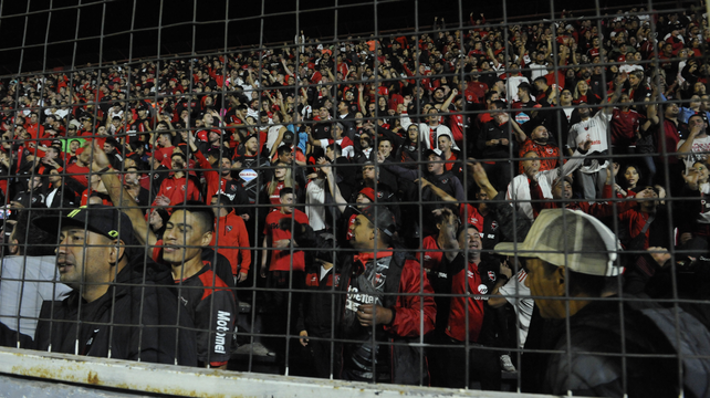 La última salida del público rojinegro fue a la cancha de Patronato contra Ituzaingó.