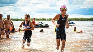 El triatlón tuvo su lugar para los niños.