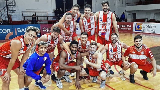 Unión va por el triunfo necesario ante Ameghino que lo ponga en la final de la Conferencia Norte. Unión va por el triunfo necesario ante Ameghino que lo ponga en la final de la Conferencia Norte.