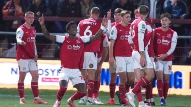 Fleetwood Town dio el golpe ante el Arsenal.