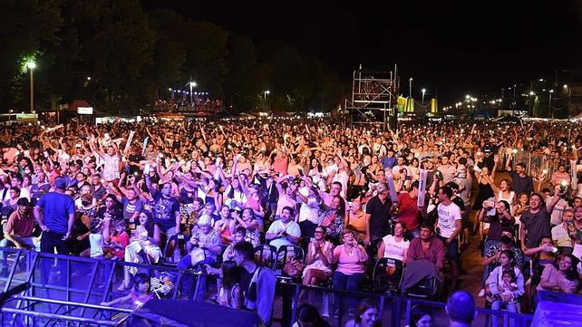 Del 15 al 20 de enero Concepción del Uruguay invita a la Fiesta de la Playa. Abel Pintos
