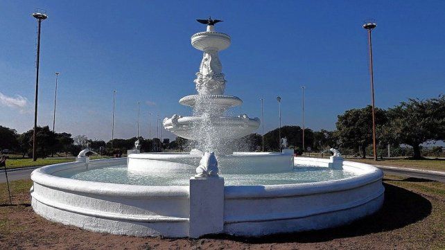 Fuente de la Cordialidad restaurada y funcionando.