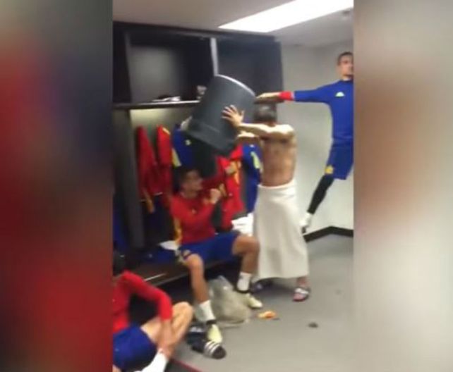 La selección española filmó el mejor mannequin challenge del mundo en el Wembley