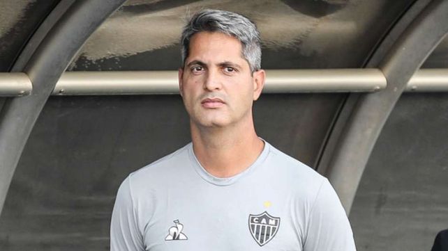 El ultimátum que le dieron al DT del Mineiro para la serie ante Colón