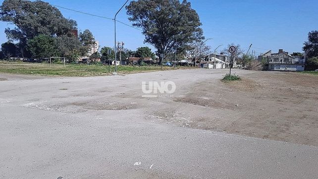 Un cruce que une dos barrios de la ciudad y que los vecinos denuncian en estado de abandono.&nbsp;