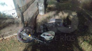 Este domingo, a las 00.55, personal policial de Chajarí advirtió de un accidente de tránsito entre una camioneta y una moto. A raíz de la colisión, el conductor del rodado de menor porte debió ser trasladado al Hospital Santa Rosa de la localidad, pero falleció en el nosocomio.