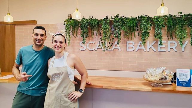 Scaloni visitó la pastelería de su hermana en noviembre de 2023