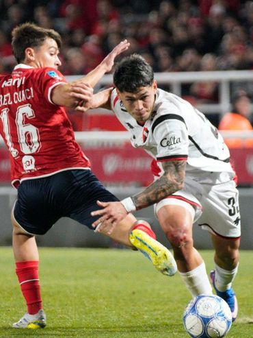 Newells: Núñez se queda afuera, Mazzantti podría jugar y los últimos que llegaron concentraron