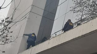 La AIC participó de las pericias en el primer piso del ala este del Centro de Justicia Penal.