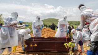 Uganda cerró las fronteras con el Congo, que ya tiene 220 muertos por el ébola