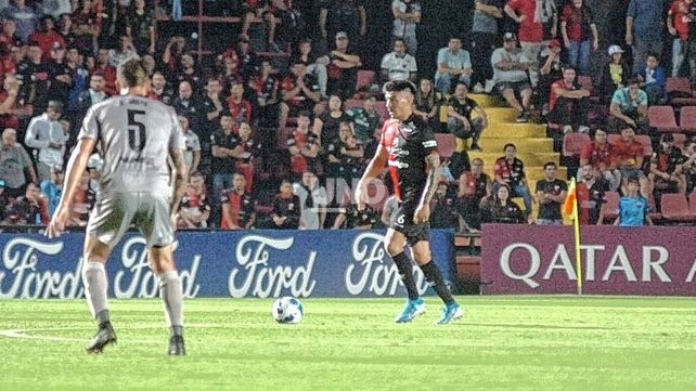 El defensor de Colón Paolo Goltz es prioridad en Godoy Cruz.