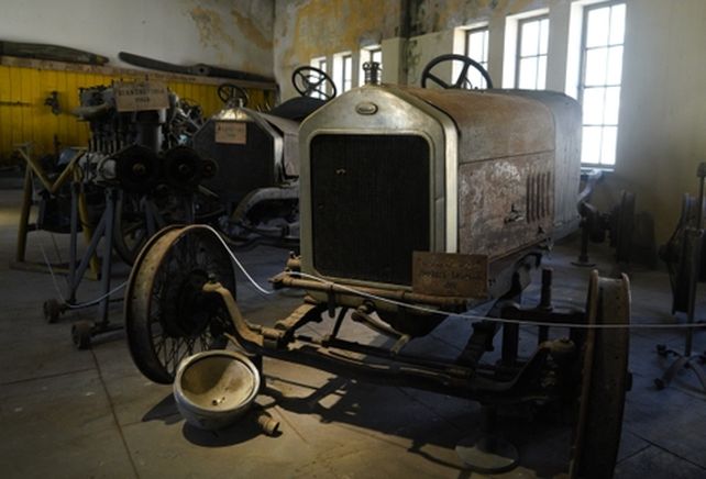 Noche de los Museos: el Politécnico muestra por primera vez su colección de motores y vehículos
