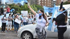 Los manifestantes celestes expresaron en el Monumento su rechazo al proyecto de ley de aborto legal, seguro y gratuito. Los manifestantes celestes expresaron en el Monumento su rechazo al proyecto de ley de aborto legal, seguro y gratuito.