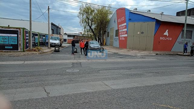 Tensión y reclamo. Las calles aledañas al super Vea