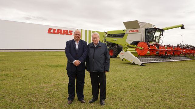 Santiago Larroux (presidente de Claas Argentina y vicepresidente de Claas América Latina) y Thomas Leonhardt (presidente saliente)