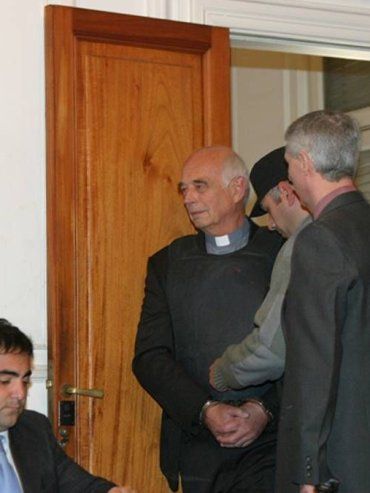 El cura entrerriano Von Wernich pidió permiso para reunirse con el Papa León XIV