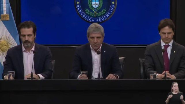 El ministro de Economía dio a conocer una iniciativa para generar depósitos públicos a largo plazo para sumar fondos prestables para crédito para vivienda ajustado por UVA