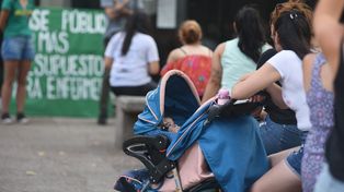 Visibilización. Estudiantes concurrieron a la protesta con sus hijos.