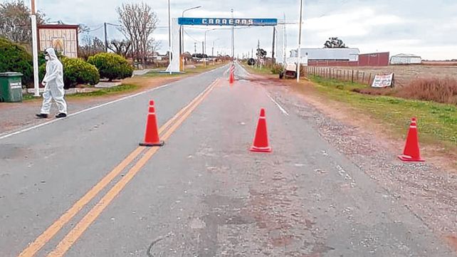 Estrictos. Los controles en el arco de ingreso al pueblo