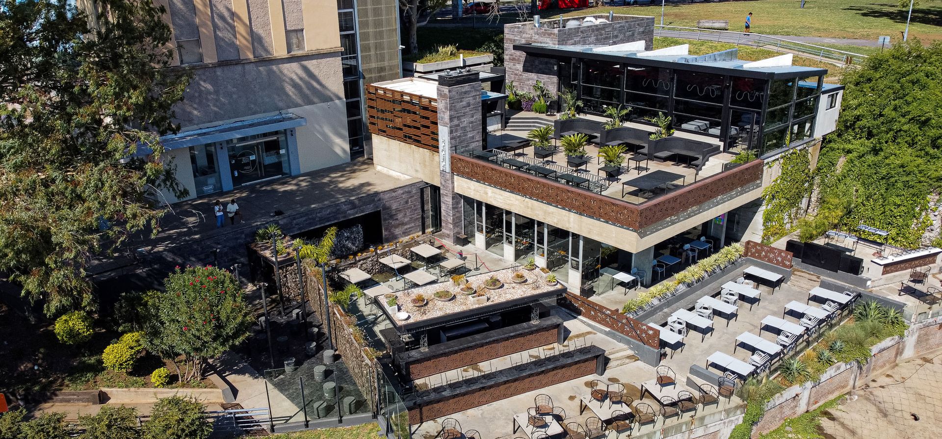 El rooftop con vista al río que transforma el paisaje urbano rosarino