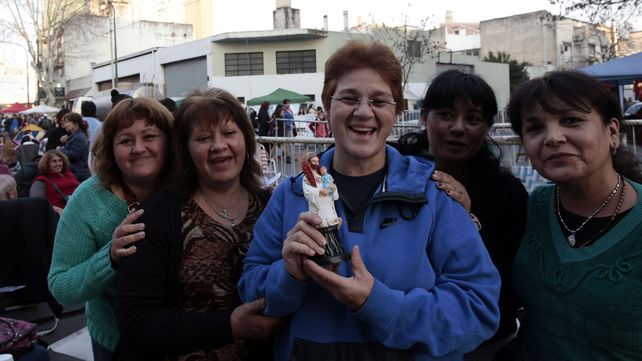 San Cayetano: miles de fieles se movilizan para pedirle al santo cristiano por trabajo y salud