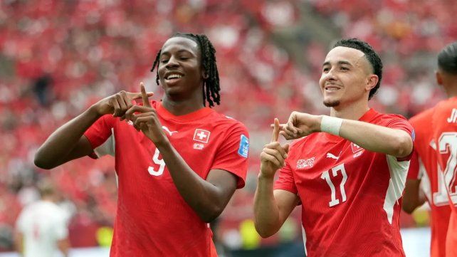 Suiza superó a Canadá y se quedó con el grupo B del Mundial