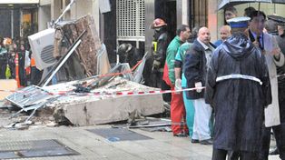 Un hombre murió tras caerle encima una marquesina