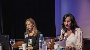 En alerta. Las especialistas Daniela Gil y Fernanda Ferrer.&nbsp;