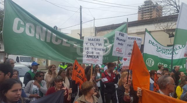 Gremios y organizaciones sociales  marcharon en la ciudad