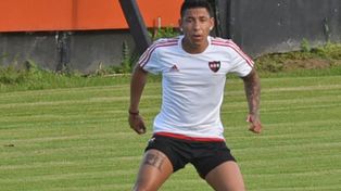 “Tamo activo”. El exjugador de Newell’s busca llegar a un acuerdo para jugar en &nbsp;la institución de barrio Tablada, en la Primera C.&nbsp;