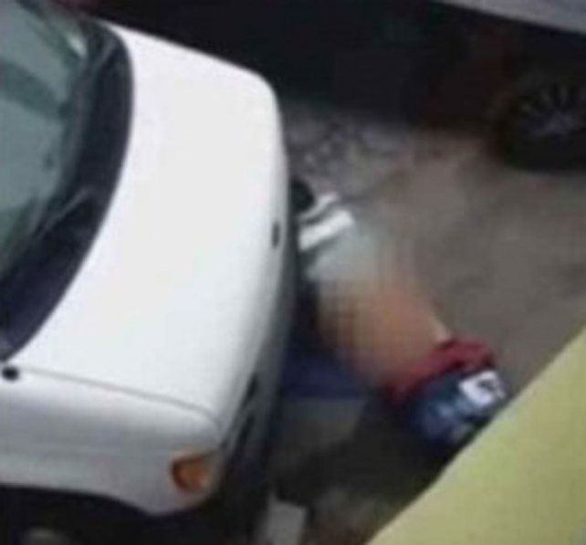 Bizarro: filmaron a un sátiro teniendo sexo con el piso