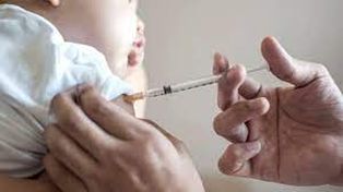 Comenzó la vacunación Covid para menores de 6 meses a 3 años: ¿dónde y cuándo se aplica?